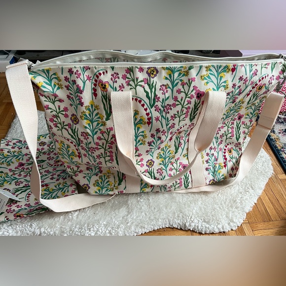 New Cath Kidston Cream Floral Foldaway Overnight Tote Bag - Picture 5 of 5